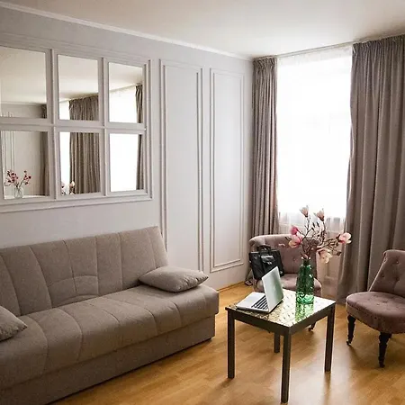 Stylish 2-bedroom On The Eu Side 아파트 이스탄불